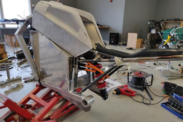 Được thiết kế, chế tạo và sản xuất tại Phần Lan, siêu môtô điện RMK E2 là sản phẩm của Teemu Saukkio, anh cũng là người thiết kế mô-tơ điện của chiếc E2. "Bản thân chiếc xe là đứa con hoang của một chiếc naked sportbike và Harley-Davidson với tay lái rộng".