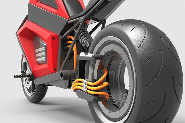 Xe có ngoại hình của một chiếc sportbike nhưng không phải là một chiếc sportbike, Saukkio chia sẻ. Theo thông tin từ phía nhà sản xuất, mẫu xe môtô điện RMK E2 đã bắt đầu được sản xuất vào hồi giữa mùa hè vừa rồi, việc bàn giao xe dự kiến sẽ được thực hiện vào cuối năm nay.