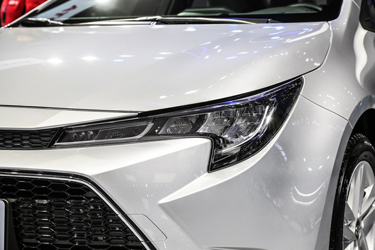 Nguồn cung cấp sức mạnh cho Toyota Levin 2019 bản máy xăng là động cơ 4 xi-lanh thẳng hàng, tăng áp, dung tích 1,2 lít với công suất tối đa 116 mã lực và mô-men xoắn cực đại 185 Nm. Động cơ kết hợp với hộp số biến thiên vô cấp CVT.