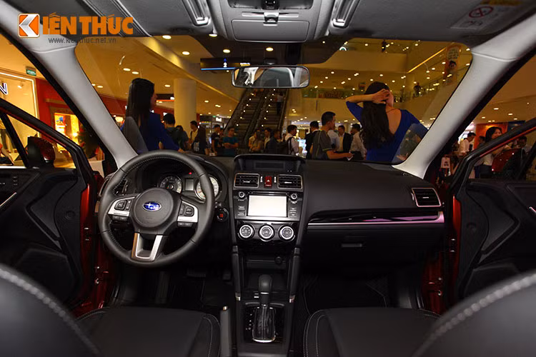 Bên trong cabin đã cho thấy sự tươi mới và không thiếu những nâng cấp đáng giá để chiếc xe tiện nghi và sang trọng hơn so với người tiền nhiệm.