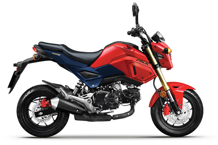 Honda Việt Nam vừa chính thức giới thiệu tới công chúng mẫu xe tay côn tay cỡ nhỏ MSX 125cc phiên bản mới, được nhập khẩu trực tiếp từ Thái Lan. So với phiên bản tiền nhiệm, Honda MSX 125cc 2020 mới chủ yếu có sự khác biệt về dàn áo cá tính và năng động hơn. Những đường nét thiết kế khoẻ khoắn vốn là thế mạnh của MSX tiếp tục được duy trì trên phiên bản này.