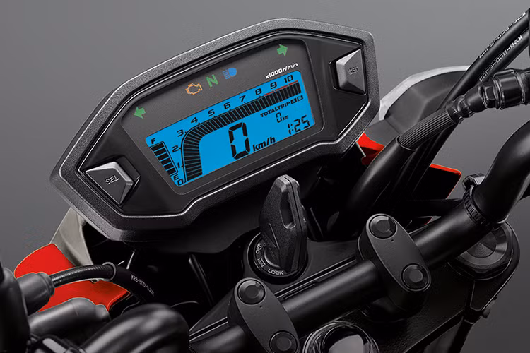 Điểm đặc biệt trong màu sắc của phiên bản mới lần này là sự vận dụng kỹ thuật phối hai gam màu trên thân xe, giúp cho tổng thể xe trở nên độc đáo và thu hút ánh nhìn hơn. Những tông màu kết hợp vẫn giữ được sự đa dạng, trải dài từ tông lạnh, trung tính cho đến tông nóng, đem đến cho người dùng nhiều sự lựa chọn táo bạo, cá tính và trẻ trung. 