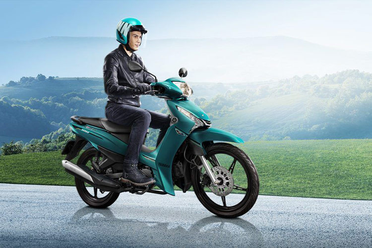 Giá xe Yamaha Finn 2024 bản UBS tại Thái Lan là 48.700 baht (khoảng 33 triệu đồng). Ngoài phiên bản vành đúc, thì Yamaha Finn 2024 tại Thái Lan cũng có các lựa chọn vành nan hoa phù hợp với mục đích di chuyển trên các địa hình hỗ hợp cho sự ổn định tốt hơn. 