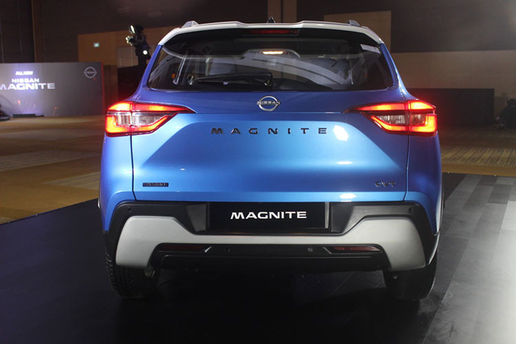 Tại thị trường Ấn Độ, giá xe Nissan Magnite hiện dao động từ 571.000 - 1.000.000 Rupee (khoảng 172 - 302 triệu đồng). Xe cạnh tranh với đối thủ trực tiếp là Kia Sonet. Ngoài Ấn Độ, Nissan Magnite hiện còn được bán ở thị trường Indonesia.