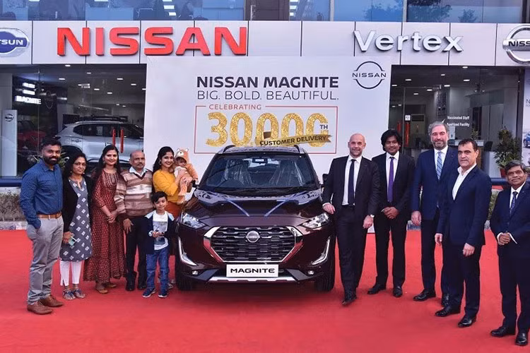 Nissan Magnite 2021 giá rẻ là mẫu SUV đô thị hoàn toàn mới, đã lần đầu tiên trình làng tại thị trường Ấn Độ vào hồi tháng 10/2020. Sau 1 năm, Nissan Magnite đã gặt hái thành công lớn ở thị trường này.