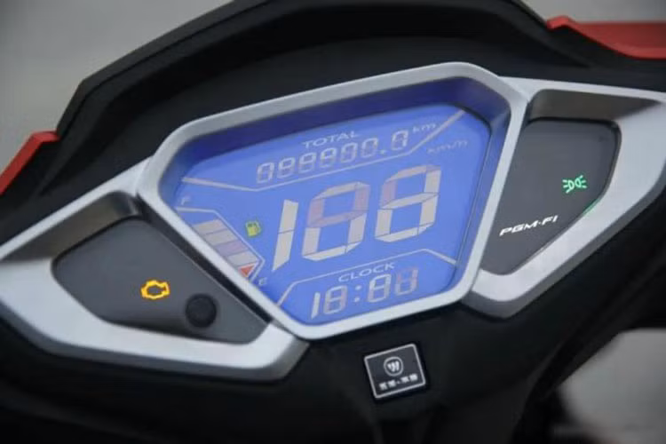 NX125 mang thiết kế thể thao hiện đại, nhưng khá gọn gàng tương tự như Honda Vario tại Indonesia hay Click tại Thái Lan. Tuy nhiên điểm khác là tổng thể xe có phần dày dặn hơn, theo đúng phong cách xe ga thường thấy ở các thị trường như Trung Quốc, Hồng Kông và Đài Loan.