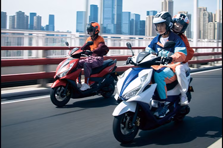 Dự kiến, mẫu xe tay ga Honda NX125 2021 này sẽ tiếp tục được giới thiệu tại các thị trường quốc tế khác vào năm 2021. Nếu vậy, nhiều khả năng mẫu xe tay ga này sẽ được nhập khẩu về Việt Nam vào cuối năm nay.