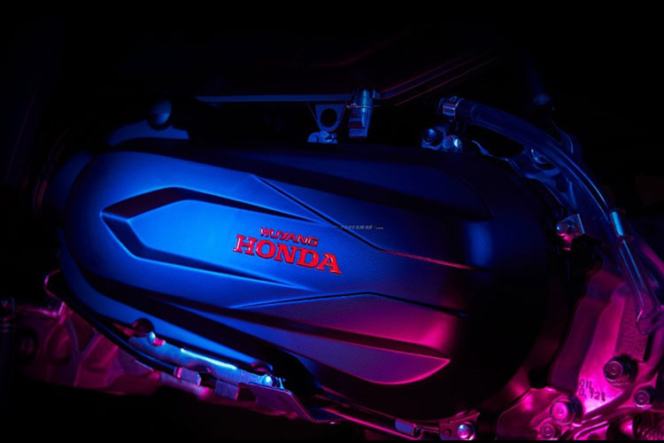 Cung cấp sức mạnh cho xe là động cơ xylanh đơn, dung tích 125 cc, làm mát bằng không khí, có công suất tối đa 8,9 mã lực ở tua máy 7.500 vòng/phút và mômen xoắn cực đại 9,9 Nm tại tua máy 6.000 vòng/phút.