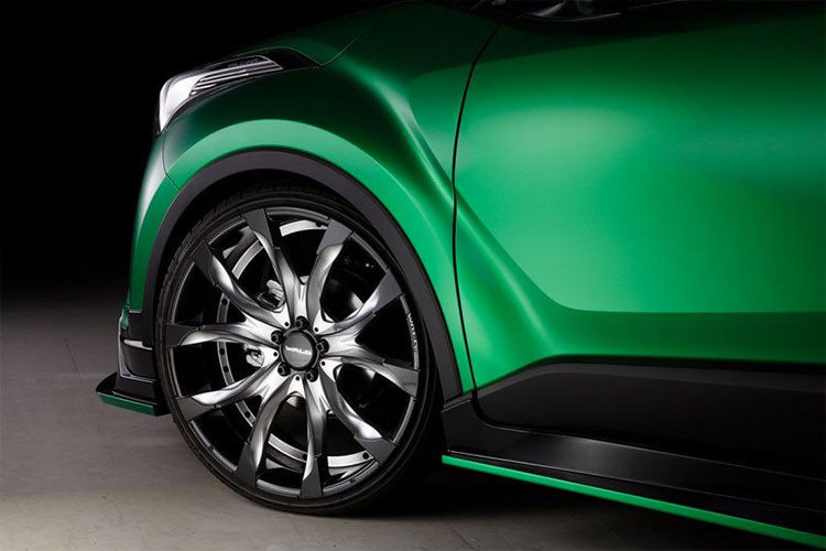 Bản nâng cấp của xe sẽ vẫn giữ nguyên hệ thống truyền động của C-HR. Tuy nhiên mẫu crossover trong bài viết này sẽ được trang bị thêm hệ thống phanh được nâng cấp với đĩa 6 mm, đường kính 380 mm.