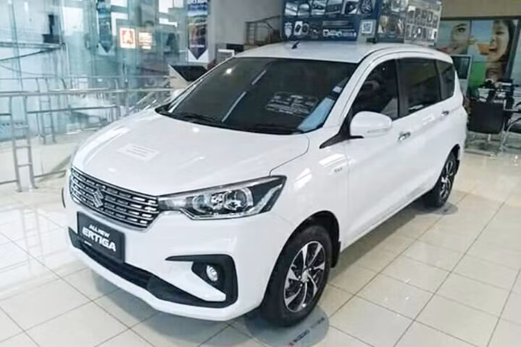 Về khả năng vận hành, tại thị trường Indonesia, Suzuki Ertiga 2019 được trang bị động cơ mới có dung tích 1.5L giúp xe đạt được công suất tối đa 105 mã lực và mô-men xoắn cực đại 138 Nm. Động cơ kết hợp với các tùy chọn hộp số tự động 4 cấp hoặc số sàn 5 cấp.