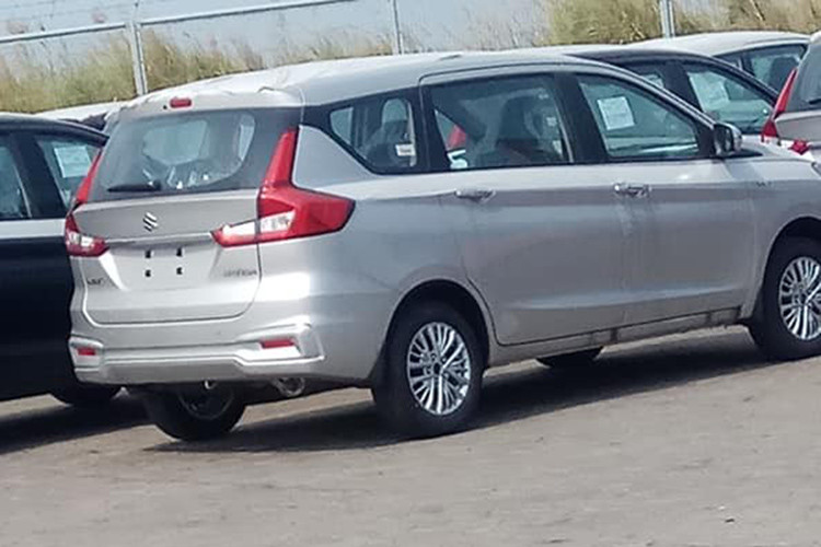 Theo thông tin từ phía đại lý, Ertiga 2019 có thể sẽ được ra mắt Việt Nam trong tháng 5 tới. Quay trở lại Việt Nam sau gần 1 năm bị ngừng phân phối vì chính sách mới, xe vẫn tiếp tục được nhập khẩu từ Indonesia. Đáng chú ý, mẫu MPV giá rẻ Suzuki Ertiga 2019 có thiết kế hiện đại, trẻ trung và bắt mắt hơn trước nhiều, đi cùng nhiều trang bị hiện đại hơn.