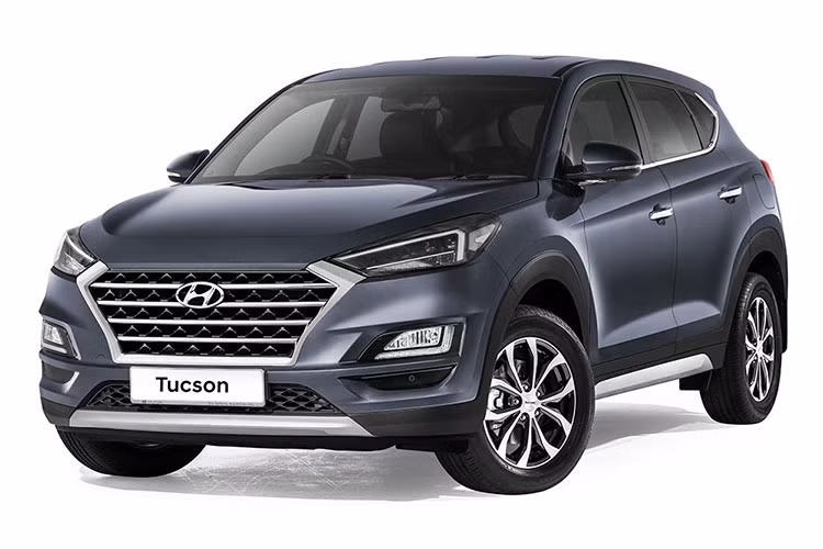 Tại thị trường Đông Nam Á này, Hyundai Tucson 2019 được chia thành 2 bản trang bị là 2.0L Elegance và 1.6L Turbo. Giá bán tương ứng của 2 bản là 123.888 RM (khoảng 691,6 triệu đồng) và 143.888 RM (804 triệu đồng). Tương tự xe ở thị trường Mỹ và châu Âu, Hyundai Tucson 2019 phiên bản Đông Nam Á cũng sở hữu đầu xe cải tiến.