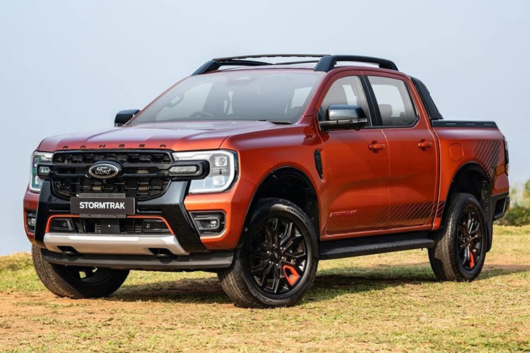 Toyota Hilux dat doanh so khung, nhung van thua Ford Ranger-Hinh-2