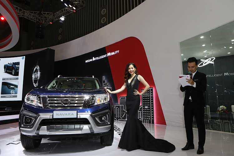 Tiếp bước thành công của những phiên bản đã từng ra mắt tại thị trường Việt Nam, tại VMS 2018 lần này, Nissan Việt Nam tiếp tục giới thiệu Nissan Navara phiên bản cao cấp với tên gọi Premium Z được cải tiến về thiết kế cùng những trang bị tiện ích hiện đại giúp những người sở hữu thể hiện bản lĩnh và sự khác biệt.
