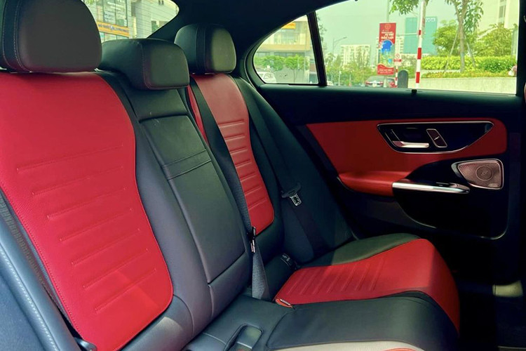 Cung cấp “sức mạnh” cho Mercedes-AMG C43 4Matic là khối động cơ M139 2.0L 4 xi-lanh tăng áp được hỗ trợ công nghệ Mild Hybrid 48V cung cấp nguồn cho máy phát điện khởi động bằng dây đai (RSG).