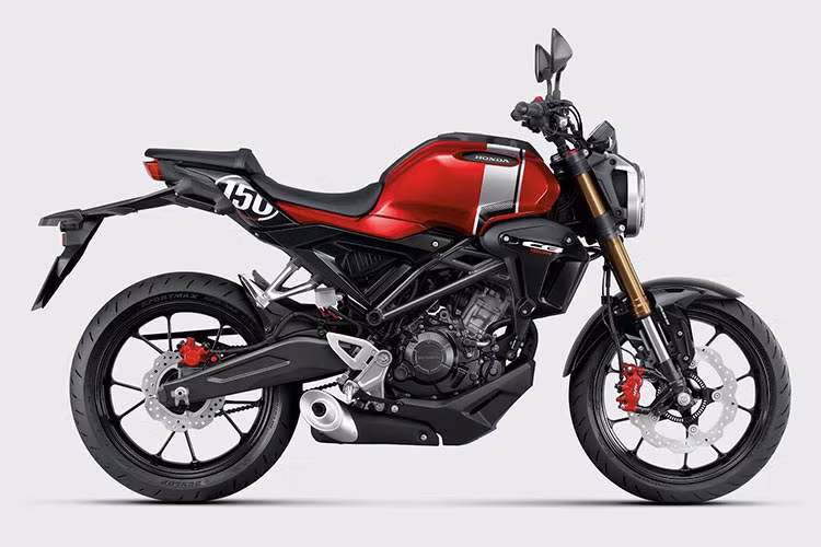 Như vậy, với đối thủ trực tiếp của mình là Yamaha MT-15, Honda CB150R 2019 ABS có mức giá khá cao so với 79 triệu đồng nhập tư nhân. Thế nhưng, với mức chênh lệch khoảng 30 triệu đồng thì trên Honda CB150R có thêm các trang bị ABS, phuộc ngược USD hay đèn LED.