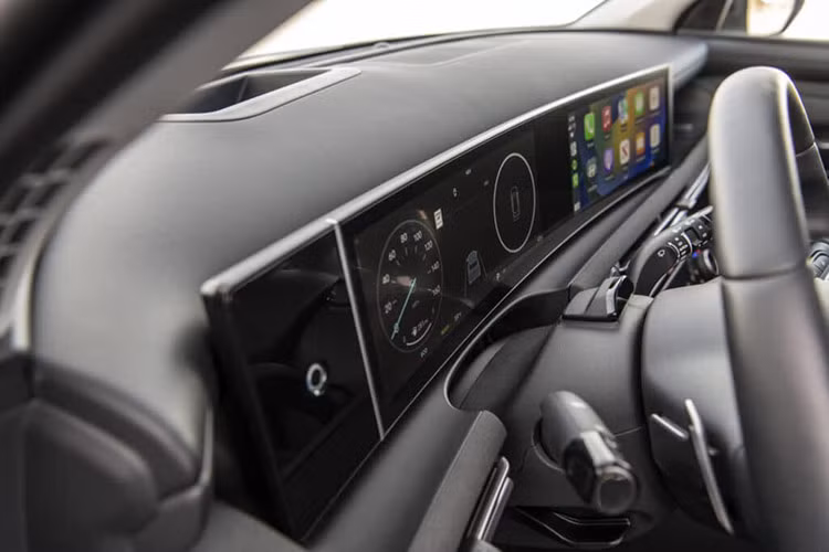 4 thương hiệu của tập đoàn Stellantis có lẽ sẽ phải ước ao khi nhìn sang doanh số của Hyundai. Trong quý III năm nay, Hyundai đã bán được 210.971 chiếc xe cho khách hàng Mỹ, tăng trưởng 5%. Cộng dồn từ đầu năm 2024 đến nay, Hyundai đạt doanh số 610.494 xe, tăng 2%.