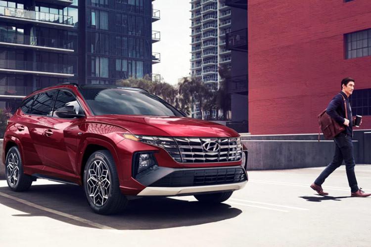 Mẫu xe bán chạy nhất của Hyundai tại thị trường Mỹ trong quý III năm 2024 chính là Tucson. Đứng thứ 2 là Elantra với doanh số 39.329 xe, tăng trưởng 21%. Tiếp theo đó là Palisade với 28.045 xe, tăng trưởng 44%. Trong khi đó, doanh số của Hyundai SantaFe lại giảm 23% xuống còn 27.059 xe, dù phiên bản hybrid đạt kết quả bán hàng kỷ lục. 