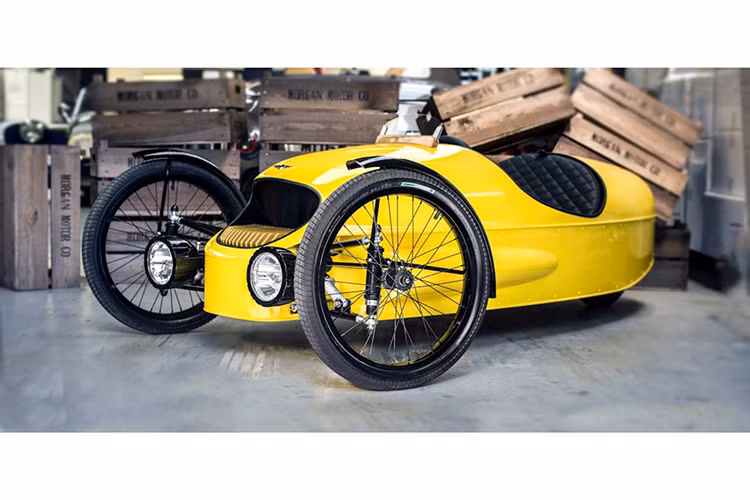 EV3 Junior chỉ có thể đi hết một hành trình dài 16km trước khi phải nạp lại điện trong thời gian 4 giờ. Morgan hiện đang nhận các đơn hàng đặt mua EV3 Junior với giá bán lên đến 8.325USD (khoảng 200 triệu đồng). 