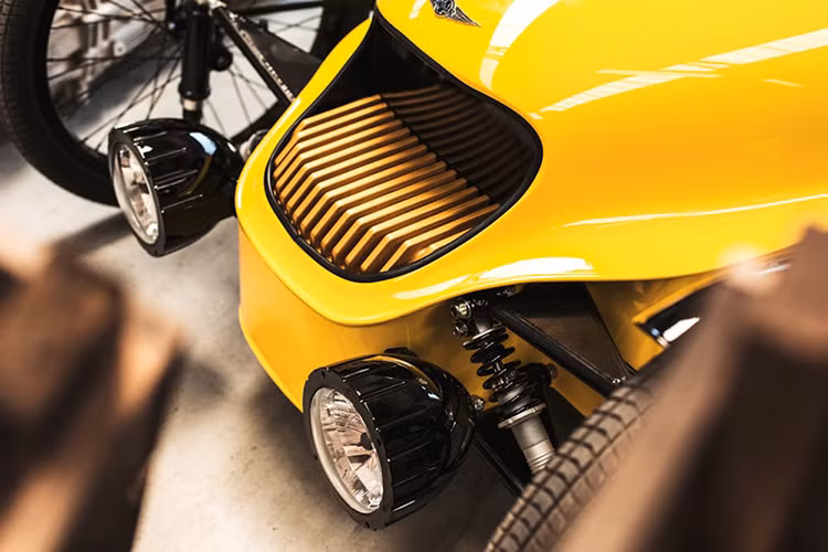 Với tốc độ tối đa lên tới 16km/h, Morgan EV3 Junior được xem là sẽ chạy nhanh hơn cả chiếc xe đồ chơi chạy điện mà hãng McLaren vừa trình làng.