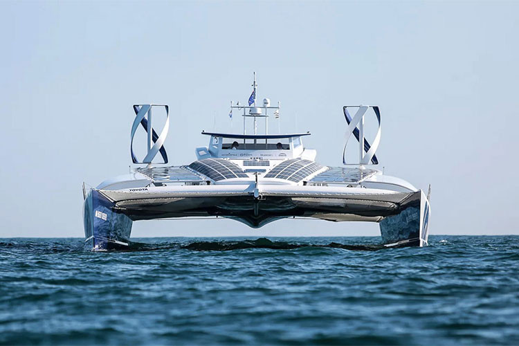 “Chúng tôi rất vui khi có Toyota Motor Europe ủng hộ nhiệm vụ này,” thuyền trưởng tàu Energy Observer, ông Victorien Erussard nói. “Chúng tôi chia sẻ tầm nhìn coi hydro là chìa khóa để tăng nhanh sự chuyển đổi năng lượng, một tầm nhìn mà chúng tôi ước ao mang tới Olympic Games 2020 ở Tokyo.”