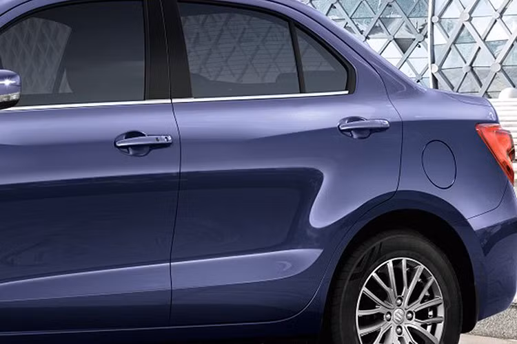 Ngoài ra, không giống như phiên bản cũ, Suzuki DZire 2020 đã bị lược bỏ tùy chọn động cơ diesel. Trong tương lai, liên doanh Maruti Suzuki cũng không có ý định bổ sung tùy chọn động cơ diesel cho mẫu sedan cỡ B này.