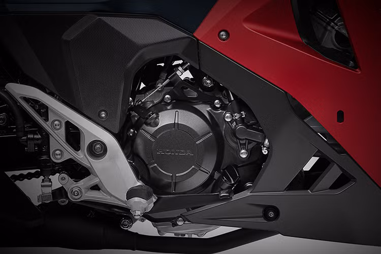 Kích thước tổng thể của Winner X mới là 2.019 x 717 x 1.014 mm (dài x rộng x cao), so với đời cũ thì chiều rộng xe giảm 66 mm nhờ thay đổi thiết kế đèn báo rẽ. Khoảng sáng gầm của xe cũng được nâng thêm 1 mm. Khối lượng Honda Winner X mới được công bố là 122 kg, nhẹ hơn đời cũ 1-2 kg.