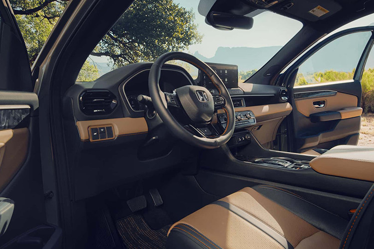 Honda cho biết nền tảng này được thiết kế ngay từ đầu với mục đích mang lại cho TrailSport khả năng chạy địa hình thực sự, tăng cường cảm giác lái, khả năng xử lý và sự tinh tế tổng thể của toàn bộ dòng xe Passport nhờ độ cứng ngang phía trước tăng 72% và độ cứng xoắn phía sau tăng 50%.