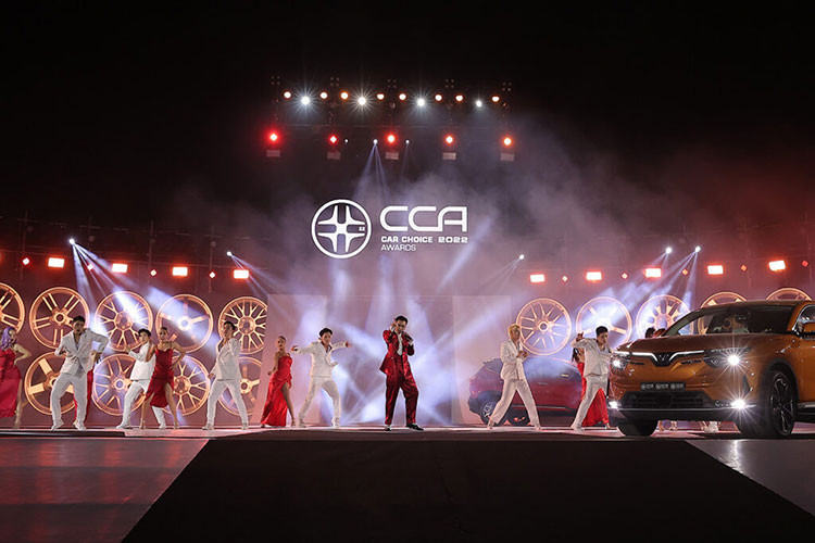 Giải CCA 2022 khiến người xem liên tưởng đến những chương trình game show nhan nhản trên truyền hình, mang mục đích góp nhiều vai, tạo sự phong phú nhằm mục đích “đánh bóng” (Ảnh: MXH).