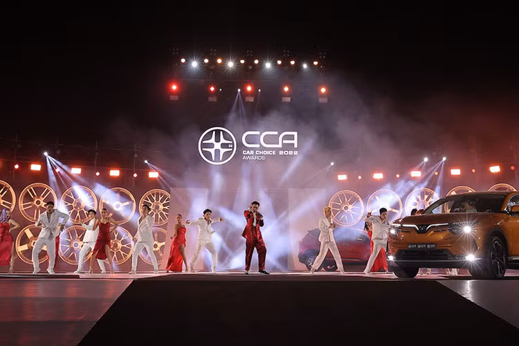 Giải CCA 2022 khiến người xem liên tưởng đến những chương trình game show nhan nhản trên truyền hình, mang mục đích góp nhiều vai, tạo sự phong phú nhằm mục đích “đánh bóng” (Ảnh: MXH).