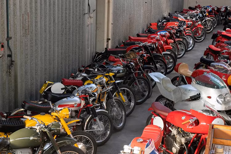 Với công sức không ít như vậy, gia đình này hiện đang sở hữu một bộ sưu tập xe MV Agusta được đánh giá là lớn nhất từ trước đến nay, không chỉ về số lượng mà còn rất đầy đủ các dòng xe của thương hiệu Ý.