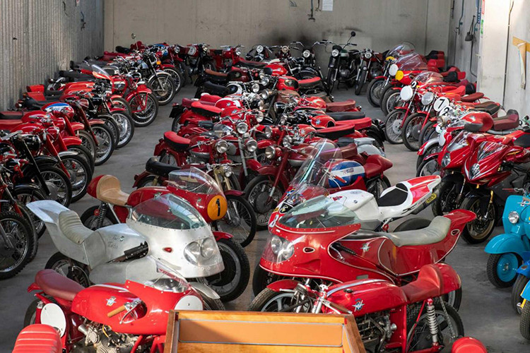 Bộ sưu tập bắt đầu hình thành từ người chú của chủ bộ sưu tập hiện tại, ông từng làm việc ở xưởng sửa chữa của MV Agusta, sau đó trở thành tay đua bán chuyên, tham gia các giải như Giro d'Italia và Milan-Tarento.