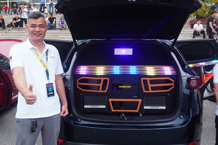 Do am thanh oto choi Tet tranh 