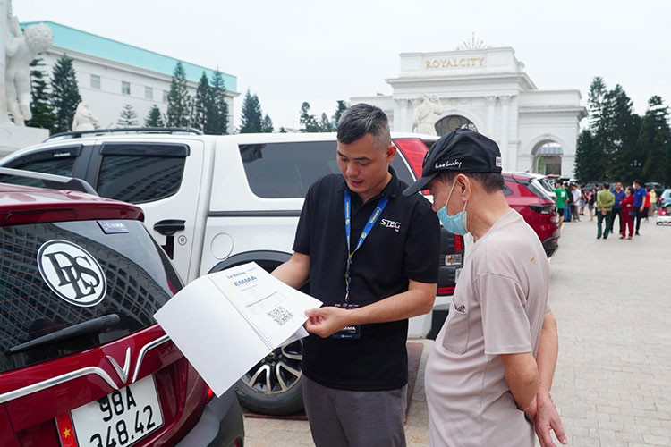Do am thanh oto choi Tet tranh 