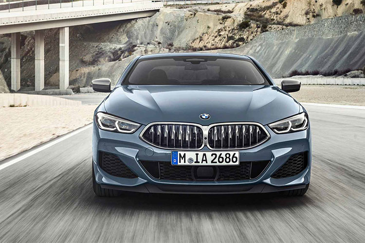 BMW 8-Series dự kiến sẽ đến Mỹ vào mùa thu năm nay trong khi khách hàng tại châu Âu phải chờ lâu hơn đến tháng 11/2018. Hiện tại BMW vẫn chưa công bố giá bán cho 8-Series, sau khi có mặt trên thị trường xe sẽ cạnh tranh trực tiếp với các đối thủ trong phân khúc xe coupe cỡ lớn như: Mercedes-Benz S-Class Coupe hay Bentley Continental GT.