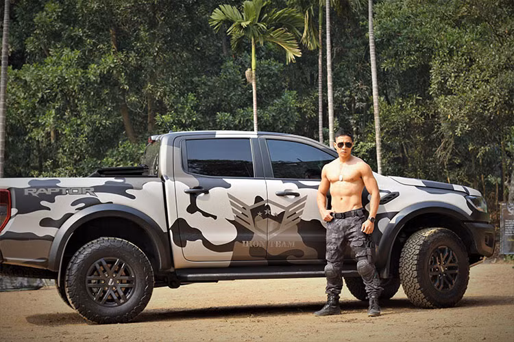 Ford Ranger Raptor thế hệ mới tại Việt Nam sẽ thay đổi nhẹ về ngoại hình nhưng về cơ bản thì chiếc "siêu bán tải" này vẫn còn quá hiện đại để phải đổi mới. Đặc biệt, với những gam màu mới cũng cho Raptor nhạt hơn đầy mới mẻ hơn như biểu tượng Ford.