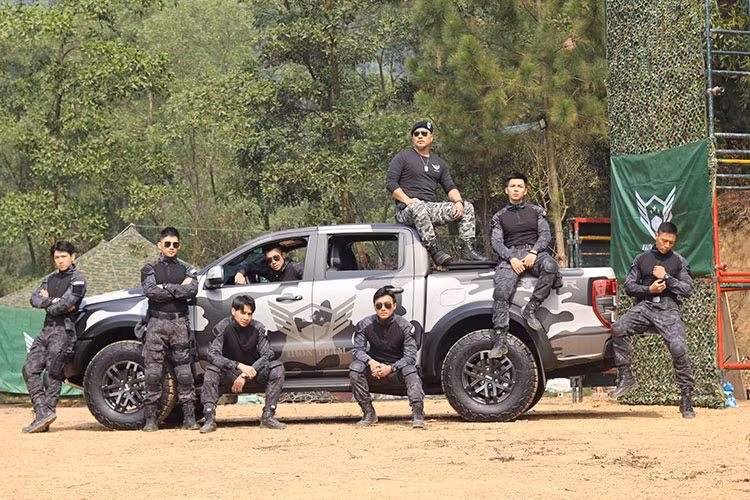 Ford Raptor tien ty do dang dan 