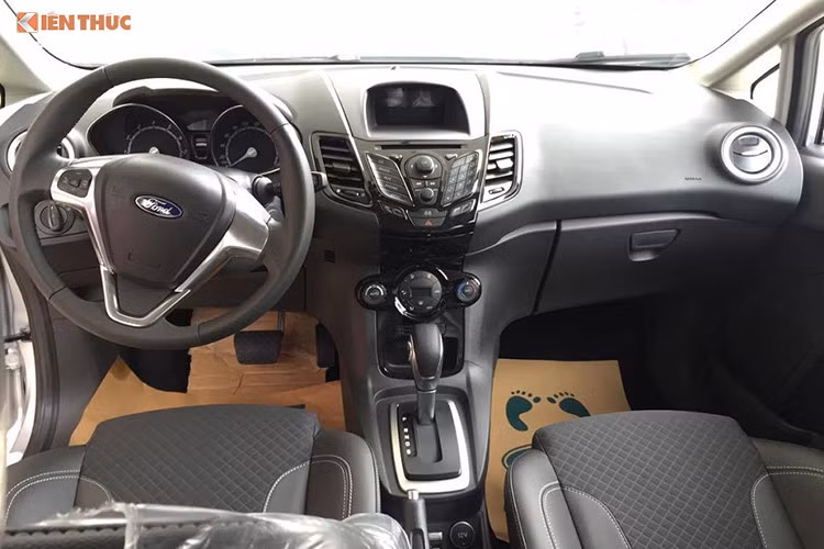 Từng là một trong những mẫu xe mũi nhọn của hãng Ford tại Việt Nam cũng như nhiều quốc gia trên Thế giới, tuy nhiên trong vài năm trở lại đây Ford Fiesta gần như đã và đang "biến mất" ở hàng loạt thị trường, từ Việt Nam cho đến Thái Lan, thậm chí là cả Úc, Canada, Nam Phi... và đặc biệt là thị trường béo bở như Mỹ.