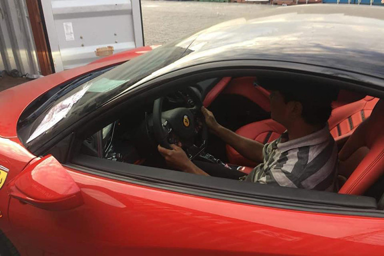 Siêu xe Ferrari 488 GTB sở hữu hệ truyền động tương tự như các siêu xe về nước trước đó. Xe được trang bị động cơ V8, tăng áp kép, dung tích 3.9 lít, sản sinh công suất tối đa 661 mã lực tại vòng tua máy 8.000 vòng/phút và mô-men xoắn cực đại 760 Nm tại vòng tua máy 3.000 vòng/phút.