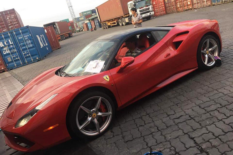 Tại thị trường Mỹ, Ferrari 488 GTB có giá khoảng 242.000 USD, tương đương với giá 458 thời mới được giới thiệu. Mức giá của mẫu siêu xe này tại một số đơn vị nhập khẩu tư nhân tại Việt Nam khi mới đưa về vào năm 2016 khoảng 15 tỷ đồng (sau khi chịu các khoản thuế và phí).