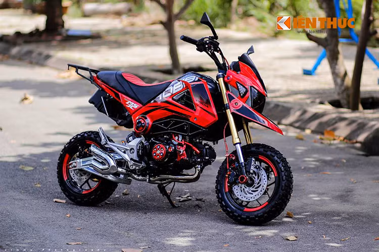 Theo nữ biker này cho biết, đây là lần đầu tiên cô biết tới sân chơi của những biker, và mẫu xế độ này cũng là chiếc xe độ đầu tiên của mình.