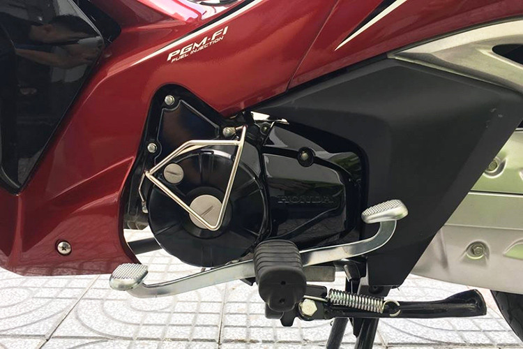 Honda Wave 125i 2019 trang bị động cơ xi-lanh đơn dung tích 125 phân khối, làm mát bằng chất lỏng, tích hợp công nghệ phun xăng điện tử PGM-Fi, sản sinh công suất tối đa 9,5 mã lực tại vòng tua máy 7.500 vòng/phút và mô men xoắn cực đại 10,6 Nm tại vong tua máy 5.500 vòng/phút. Xe sử dụng hộp số tròn 4 cấp.