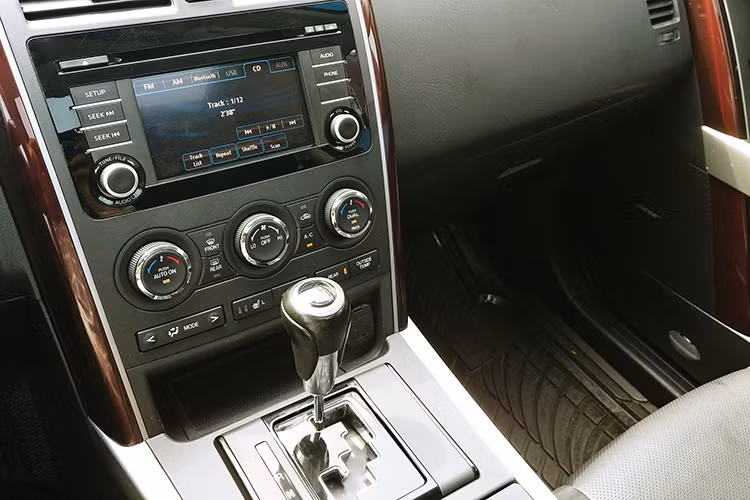 Trang bị an toàn trên xe so với "đàn em" Mazda CX-8 cũng nhỉnh hơn, bao gồm: 6 túi khí an toàn, hệ thống chóng bó phanh ABS, EBD, hỗ trợ phanh, hệ thống cân bằng điện tử, hỗ trợ người lái i-ActivSense, cảnh báo điểm mù, kiểm soát hành trình, giữ làn, kiểm soát đèn pha,...