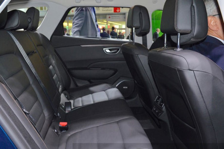 Renault Talisman được trang bị tổng cộng 2 phiên bản động cơ xăng là Energy TCe200, Energy TCe 150 và 3 bản động cơ diesel gồm Energy dCI 110, 130 và 160. Tất cả các động cơ này đều dùng công nghệ tăng áp, hệ thống Start/stop và hệ thống tái tạo năng lượng phanh.