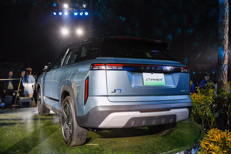 Omoda C5 va Jaecoo J7 nhan hang loat uu dai trong thang 3/2025-Hinh-4