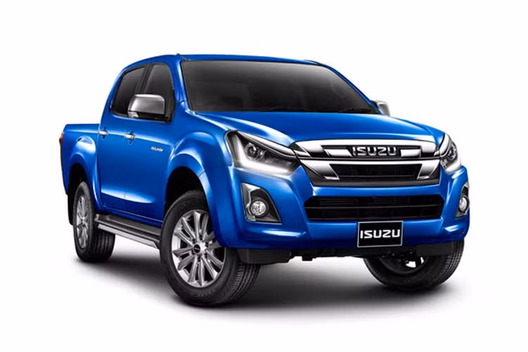 Bản Isuzu D-Max Hi-Ride 4x2 2.5 L có giá 85.989 RM; bản Hi-Ride 4x4 có giá 95.741 RM; bản Premium MT 4x4 có giá 105.811 RM và cuối cùng là phiên bản Premium 4×4 AT có giá 108.991 RM (631 triệu đồng). 
