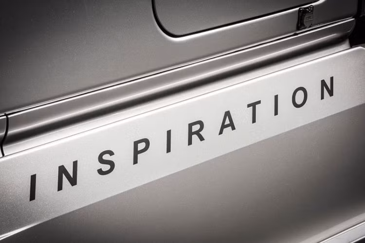 Các camera lập thể cũng như cảm biến lắp quanh xe nhằm giúp mẫu xe tải này có thể “nhìn” được xung quanh và các tình huống trên đường.