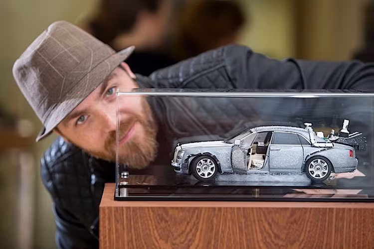 Tại triển lãm, các tác phẩm đều được các nhà thiết kế giới thiệu một cách đặc biệt.