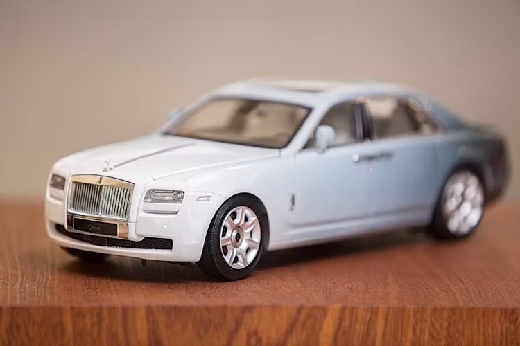 Một mô hình Rolls-Royce Ghost được trưng bày tại triển lãm.