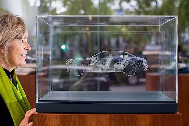 Theo các nhà thiết kế, "ai cũng hiểu được ý nghĩa sâu sa của các tác phẩm này cũng như thấy được số lượng người đang phải chiến đấu với căn bệnh ung thư vú tại Anh".